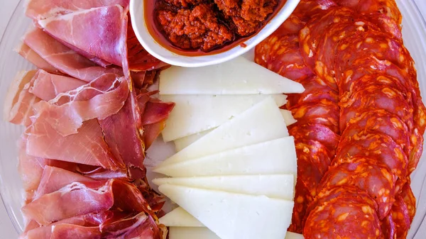 Salame piccante con prosciutto e formaggio Zeppe — Foto Stock