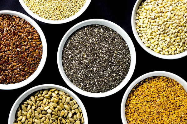 Selección de semillas saludables y granos naturales —  Fotos de Stock