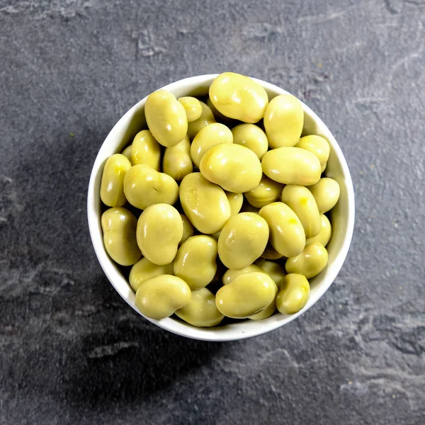 Bowl of Uncooked Green Broad Beans — Stock Photo, Image