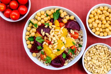 Vejetaryen Bulgur Buğday ve Quinoa Lunch Bowl