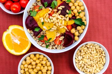 Vejetaryen Bulgur Buğday ve Quinoa Lunch Bowl