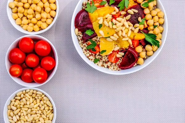 Vegetariano Bulgur Trigo y Quinoa Lunch Bowl —  Fotos de Stock