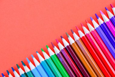 Okul İçin Renkli Kalem Seçimi