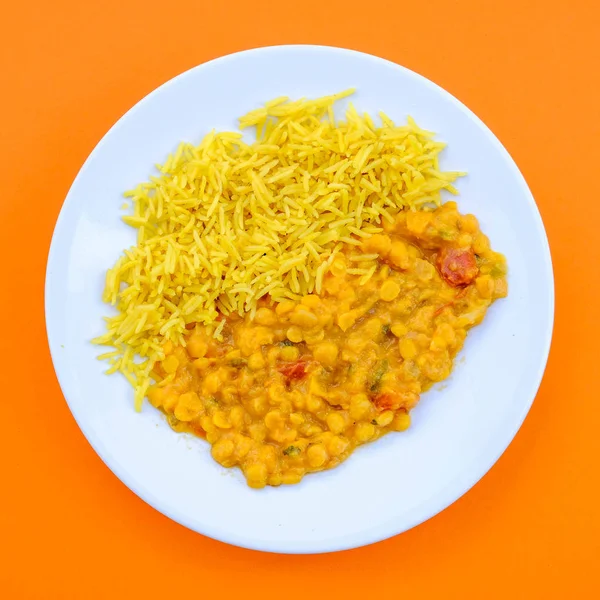 Indian Style Vegetarian Tarka Dal With Pillau Rice — Stock Photo, Image