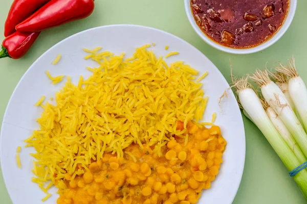 Ινδικό στυλ χορτοφαγικό TARKA Dal με ρύζι — Φωτογραφία Αρχείου