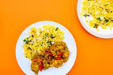 Pirinç ile Hint Tarzı Tavuk Dhansak