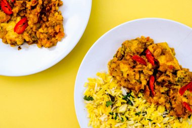 Pirinç ile Hint Tarzı Tavuk Dhansak