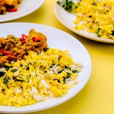 Pirinç ile Hint Tarzı Tavuk Dhansak