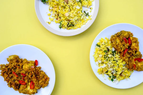 Индийский стиль курица Dhansak с рисом — стоковое фото