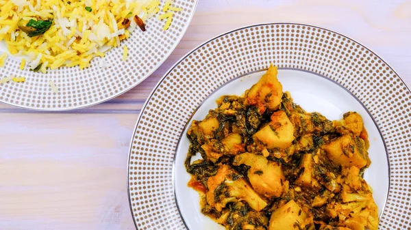 Indian Style Vegetarian Aloo Gobi Saag With Rice — Stock Photo, Image