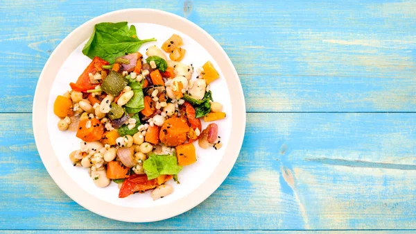 Salada de legumes assados no Mediterrâneo — Fotografia de Stock