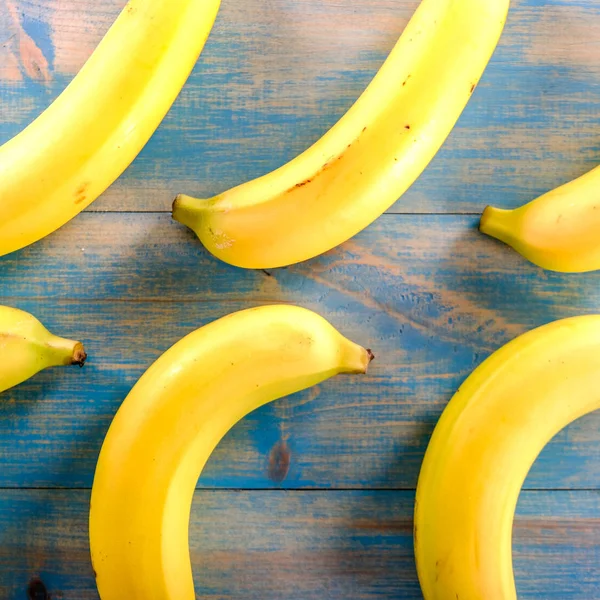 Grupp färska mogna bananer — Stockfoto