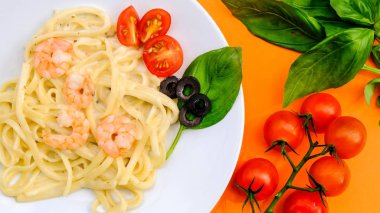 İtalyan Tarzı Kral Karides Alfredo Makarna