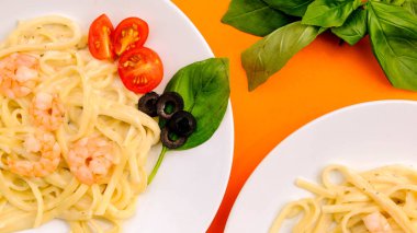 İtalyan Tarzı Kral Karides Alfredo Makarna