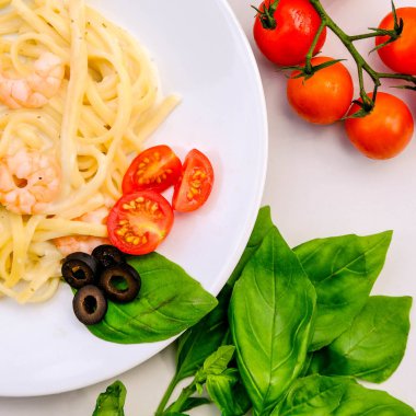 İtalyan Tarzı Kral Karides Alfredo Makarna