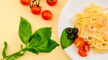 İtalyan Tarzı Kral Karides Alfredo Makarna