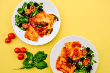 İtalyan Usulü Ispanak ve Ricotta Ravioli Yemeği