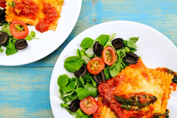 Italian Style Spinach and Ricotta Ravioli Meal — Stock Photo, Image