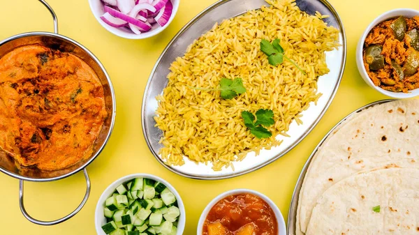 Indian Style Kofta Curry With Pilau Rice — Stock Photo, Image