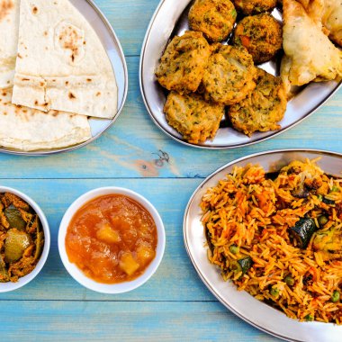 Hint Usulü Sebze Biryani Yemeği