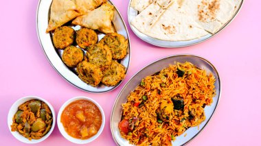 Hint Usulü Sebze Biryani Yemeği