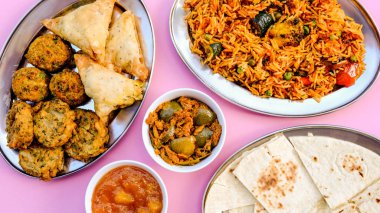 Hint Usulü Sebze Biryani Yemeği