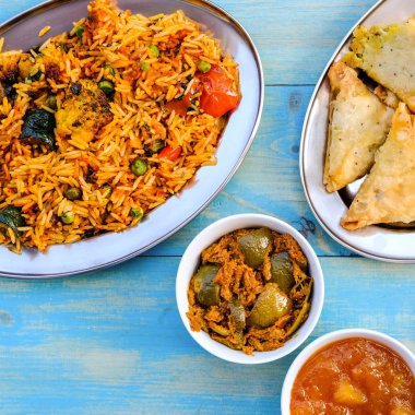 Hint Usulü Sebze Biryani Yemeği