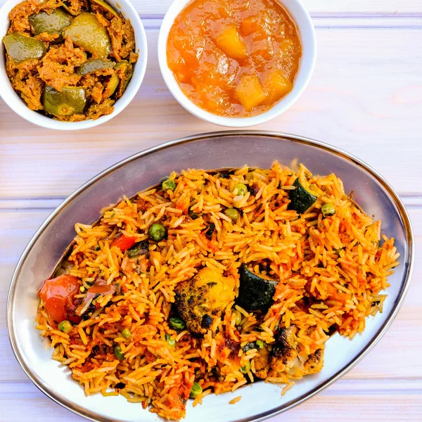 Hint Usulü Sebze Biryani Yemeği