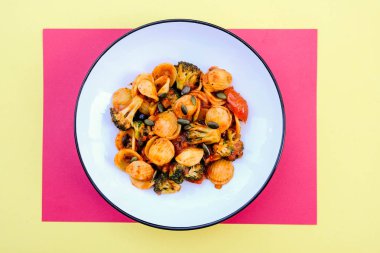 İtalyan Usulü Brokoli Orecchiette Vejetaryen Yemek