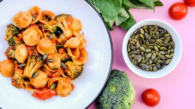 İtalyan Usulü Brokoli Orecchiette Vejetaryen Yemek