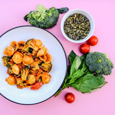 İtalyan Usulü Brokoli Orecchiette Vejetaryen Yemek