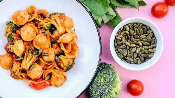 İtalyan Usulü Brokoli Orecchiette Vejetaryen Yemek