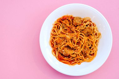 Köfteli İtalyan Usulü Spagetti