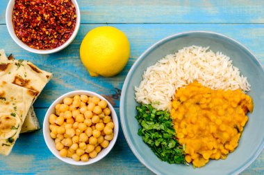 Hint Usulü Vejetaryen Mercimek Likör Pilav