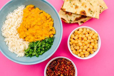 Hint Usulü Vejetaryen Mercimek Likör Pilav