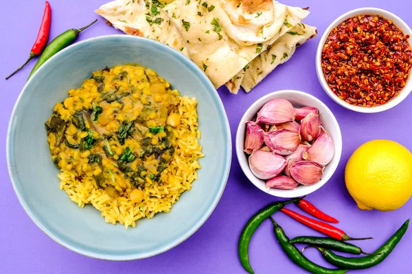 Pirinç ile Hint Mercimek ve Ispanak Köri