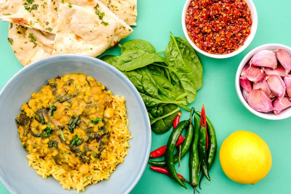 Pirinç ile Hint Mercimek ve Ispanak Köri