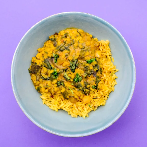 Pirinç ile Hint Mercimek ve Ispanak Köri