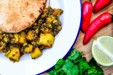 Geleneksel Otantik Hint Vejetaryen Köri