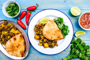 Geleneksel Otantik Hint Vejetaryen Köri