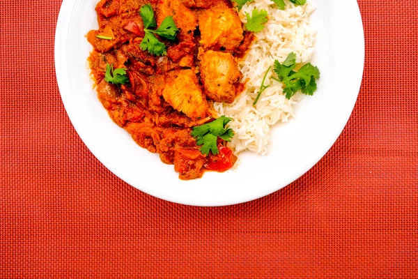 Indischen Stil Huhn Jalfrezi Curry mit Reis — Stockfoto