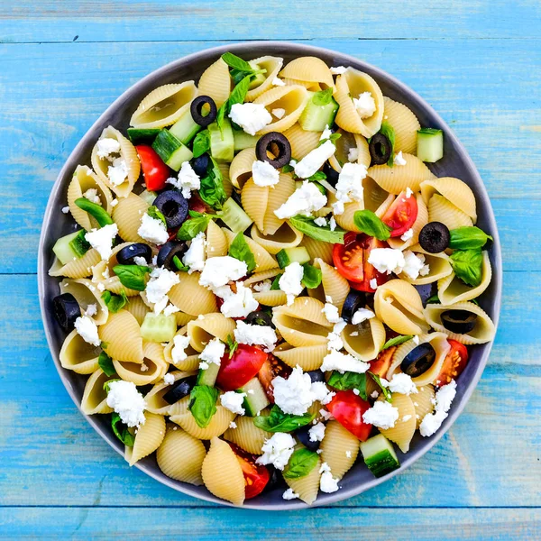 Ensalada de pasta griega de estilo mediterráneo — Foto de Stock