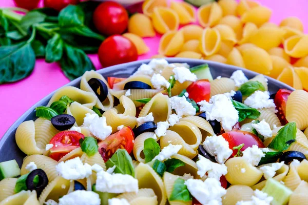 Ensalada de pasta griega de estilo mediterráneo — Foto de Stock