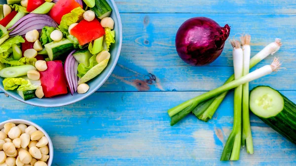 Ensalada de nuez de macadamia vegetariana o vegana saludable —  Fotos de Stock