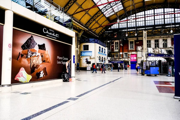 Early Morning Victoria Station Londen Verminderd Passagiersverkeer Covid Zomer 2020 — Stockfoto
