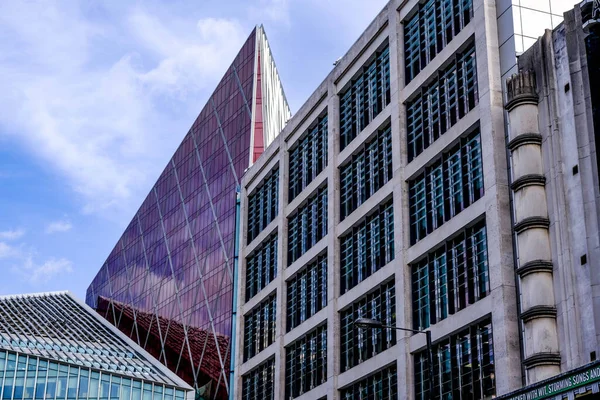 Modern High Rise Office Buildings Victoria London People — Stock Photo, Image