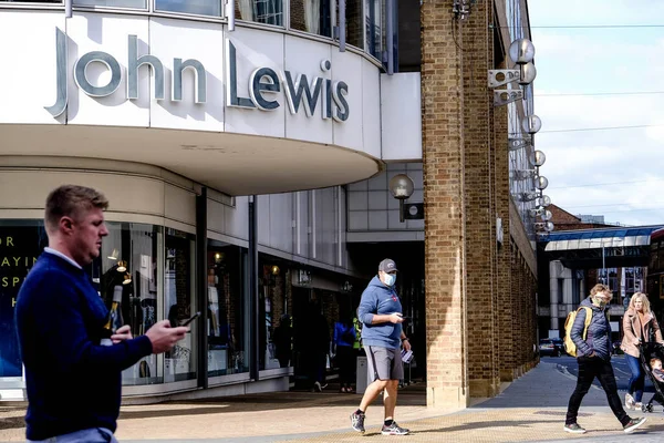 Large John Lewis Department Store Kingston Londres Con Compradores Pasando — Foto de Stock