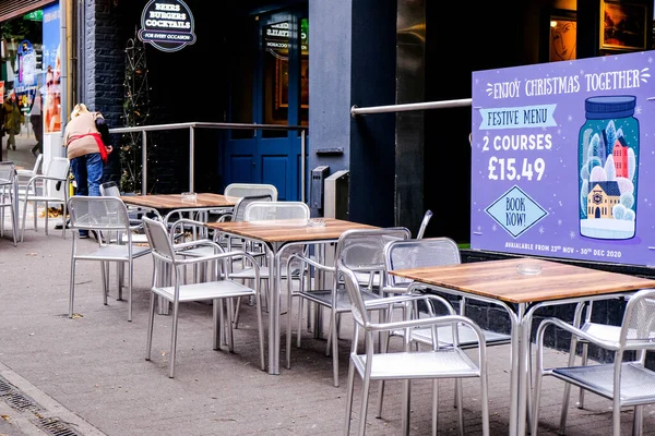 London September 2020 Empty Table Chairs London Restaurant Highlighting Hospitality — Stock Fotó