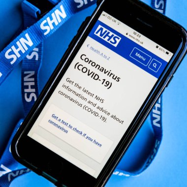 Londra İngiltere 14 Ekim 2020, Birleşik Krallık NHS İzleme ve Takip Cep Telefonu Uygulaması İnsanları COVID-19 'a Uyarmak İçin