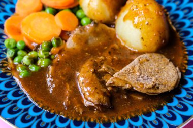 Londra İngiltere, Eylül 04 2025, Geleneksel Klasik Kuzu çevirme Pazar Kızartma Yemeği